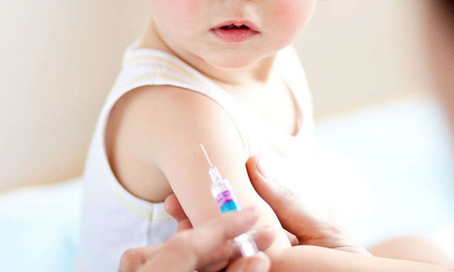 Вакцинація дітей з важкими хворобами: історія маленького Микити відкриє українцям очі