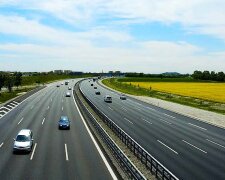 Зеленський будує нову дорогу під Харковом, люди чекали десятиліттями: "Це вирішить багато проблем"