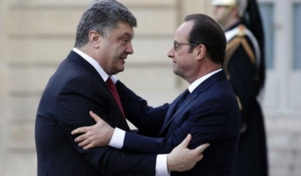 Олланд пообещал приехать в Украину
