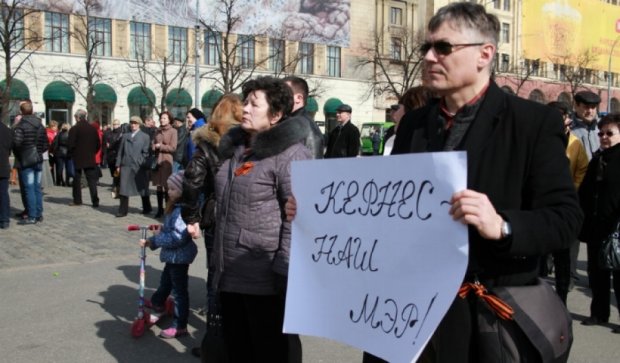 В поддержку Кернеса в Харькове нанимают «массовку»