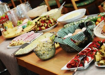 праздничный стол, фото Pxhere