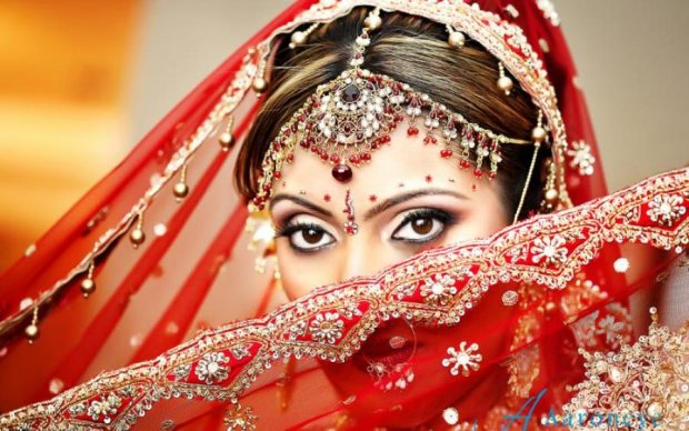 Индийская невеста показала эффектные свадебные танцы