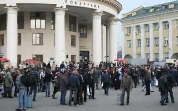 Пристойна зарплата: українських заробітчан заманюють у жахливу пастку