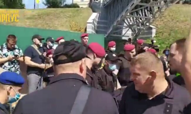 Активісти Нацкорпусу долучилися до демонтажу радянських інсталяцій