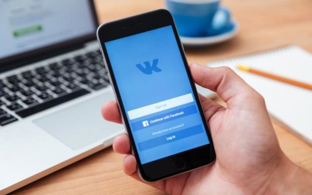 Блокировка ВКонтакте: министр ответил на истерику россиян