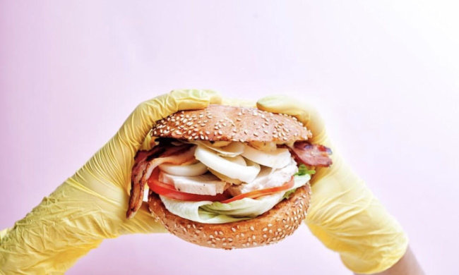 Фаст-фуд поможет похудеть: диетологи разрешили "вредную еду"