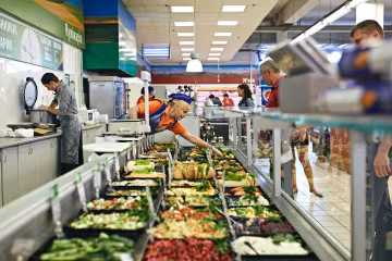 Українці сядуть на пекельну дієту: основні продукти стали золотими, залишається лише голодувати