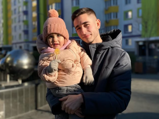 Роман Сасанчин с дочерью, фото из соцсетей артиста