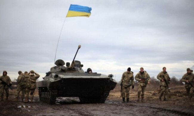 Раздели до трусов: как встречают бойцов АТО с фронта