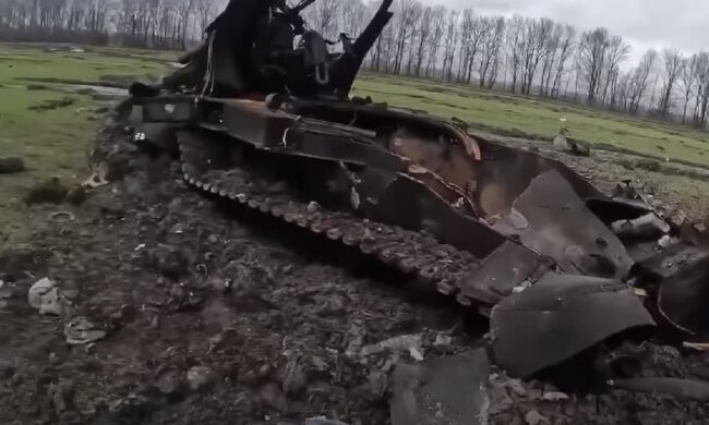 Знищена російська техніка. Фото: скриншот YouTube