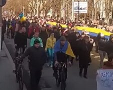 Український мітинг в Херсоні. Фото: Youtube