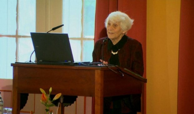102-річна німкеня стала доктором наук 