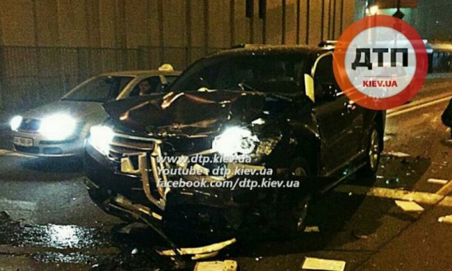 П'яний водій-росіянин розбив дві іномарки у Києві (фото)