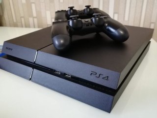 Sony PlayStation 4