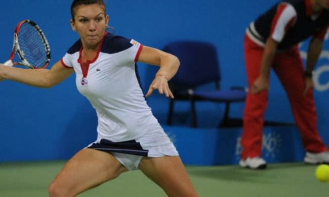 Теннисистка с некогда огромным бюстом поделилась стильными фото