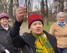 Российские пенсионерки обкуриваются против коронавируса, фото YouTube