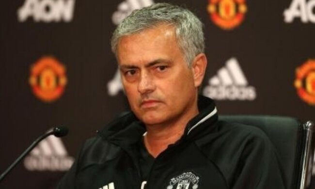 Моуринью продаст шесть игроков ради Погба