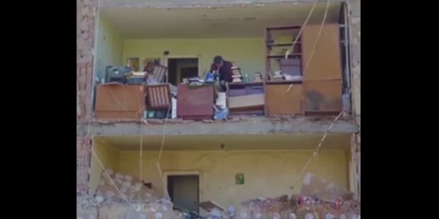 Українець не кинув зруйнований будинок. Скріншот: t.me/Pravda_Gerashchenko
