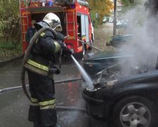 В Одесі Lexus високопосадовця закидали коктейлями Молотова