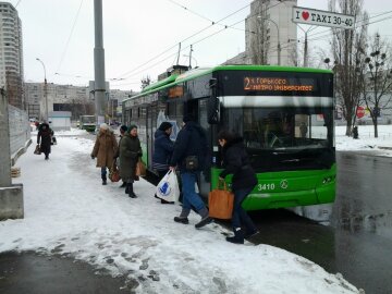 Харьковчанка сбилась с ног в поисках дочери, украл бывший муж: полиция разводит руками