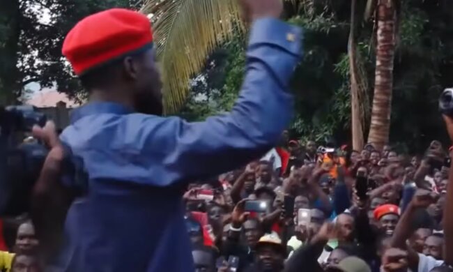 Бобі Вайн, кадр з відео