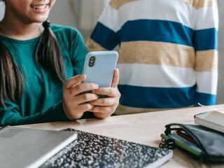 Заборона смартфонів у школах Польщі
