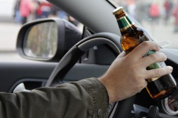 Сухий закон на дорогах: як дорого обійдеться водіям алкоголь