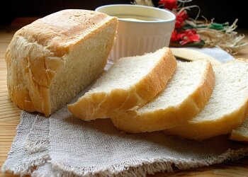 Нарезанный белый хлеб. Фото: Pinterest