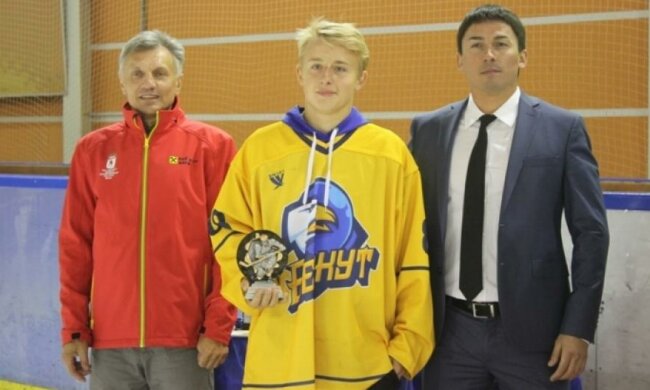  Як український хокеїст врятував життя товаришу (відео)