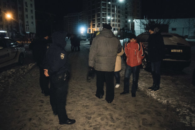 Жуткое побоище в Николаеве: молодые люди "под шафе" дрались прямо на дороге