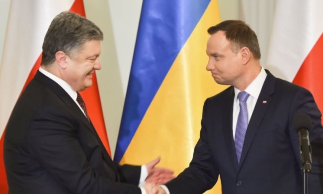 Порошенко із Дудою обговорили "грубий і цинічний" інцидент в Луцьку