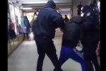 Полиция повязала "голого" харьковчанина в метро, вывели под руки: "Город может спать спокойно"