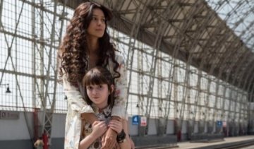 Равшана Куркова показала свою кінодоньку
