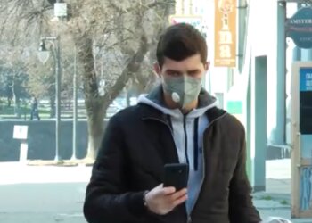 Захисні маски, кадр з відео