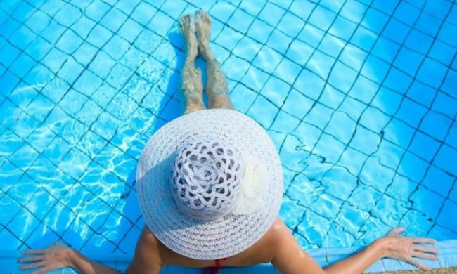 Яка небезпека для здоров'я "живе" в басейні