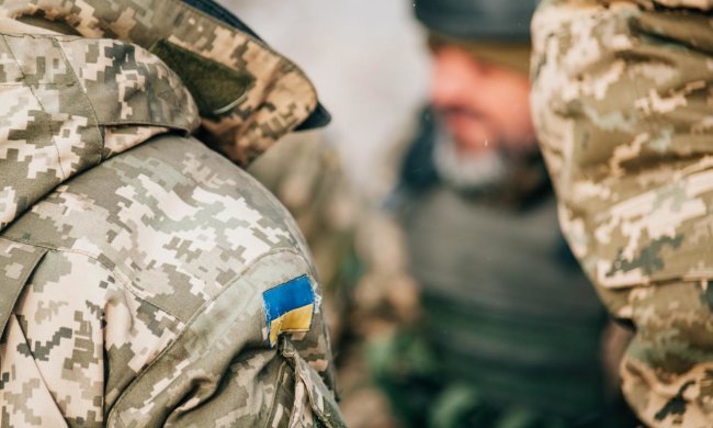 Украинцы устроили "народный суд" военному-пьянице: да куда ему, разве что на заработки в Польшу