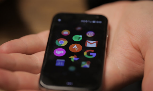 миниатюрный смартфон Palm