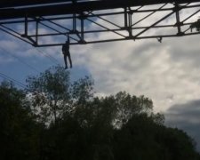 Парень едва не умер, делая селфи