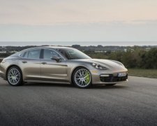 Porsche представит свой самый мощный гибрид 