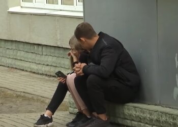 Школьники, кадр из видео