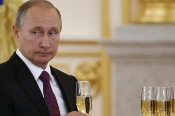 Стало известно, почему Путин медлит с объявлением президентских планов