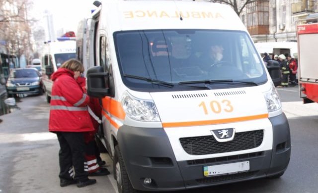 Тело нашли в клумбе: загадочная трагедия поставила Киев на уши