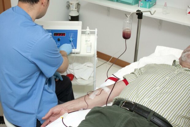 Украине не хватает крови - в ЦОЗ сообщили о дефиците доноров в связи с пандемией