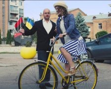 Українка креативно показала проблему всіх велосипедистів