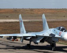 Окупанти по тривозі підняли винищувачі в Криму