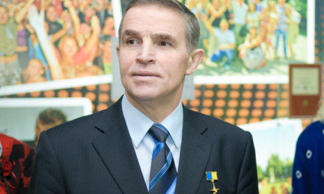 Президенты, политики и военные: как в столице прощаются с Леонидом Каденюком
