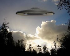 Гигантский инопланетный НЛО попал в объектив камеры: фото