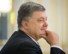 У привітанні Порошенко забув про Крим і Донбас