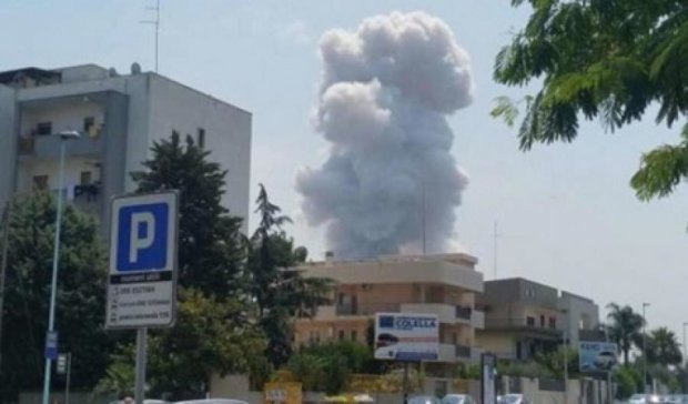 Взрыв на заводе пиротехники в Италии унес  жизни семи человек (фото)