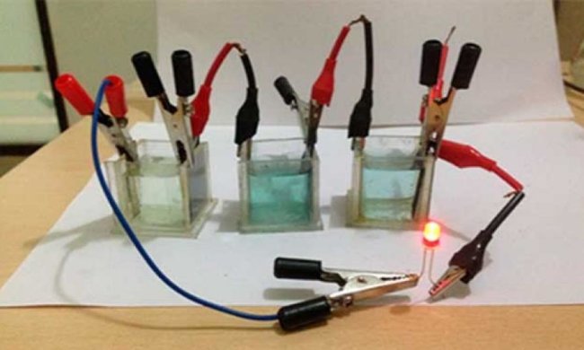 В Індії вчені винайшли батарейку, яка сама заряджається